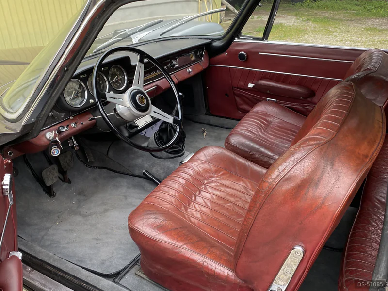 1967 Alfa Romeo 2600 Sprint in Roma 3