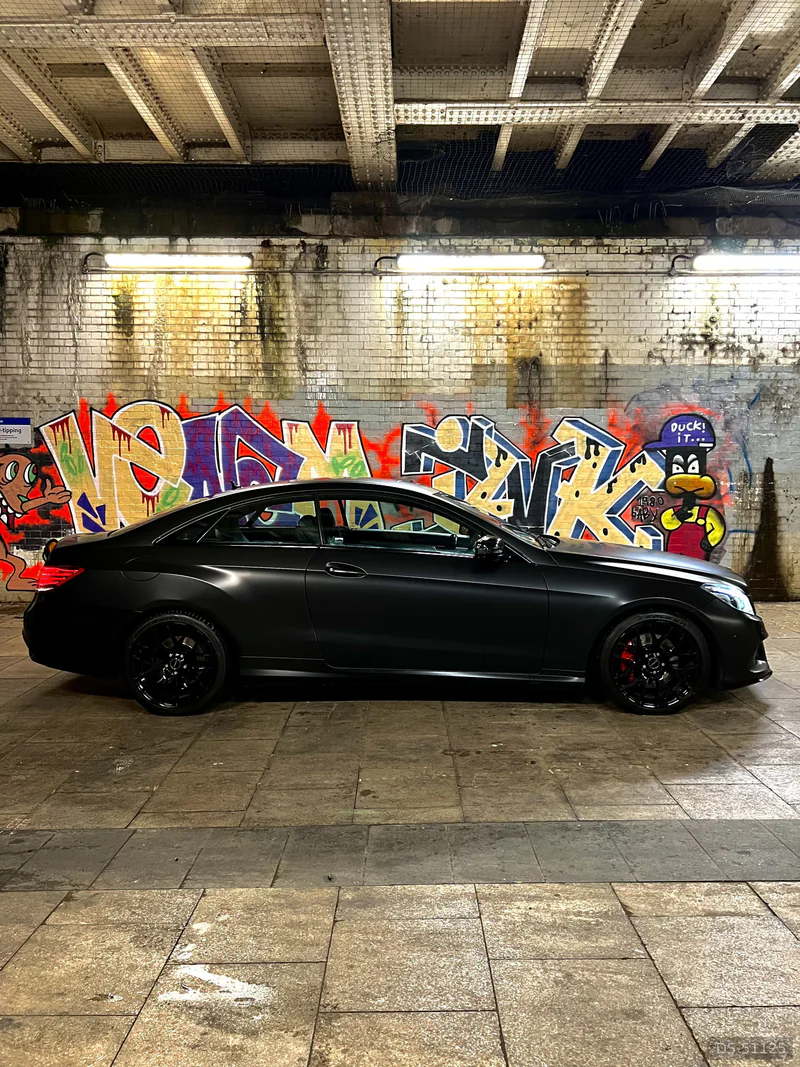 2015 Mercedes-Benz E220d in London 2