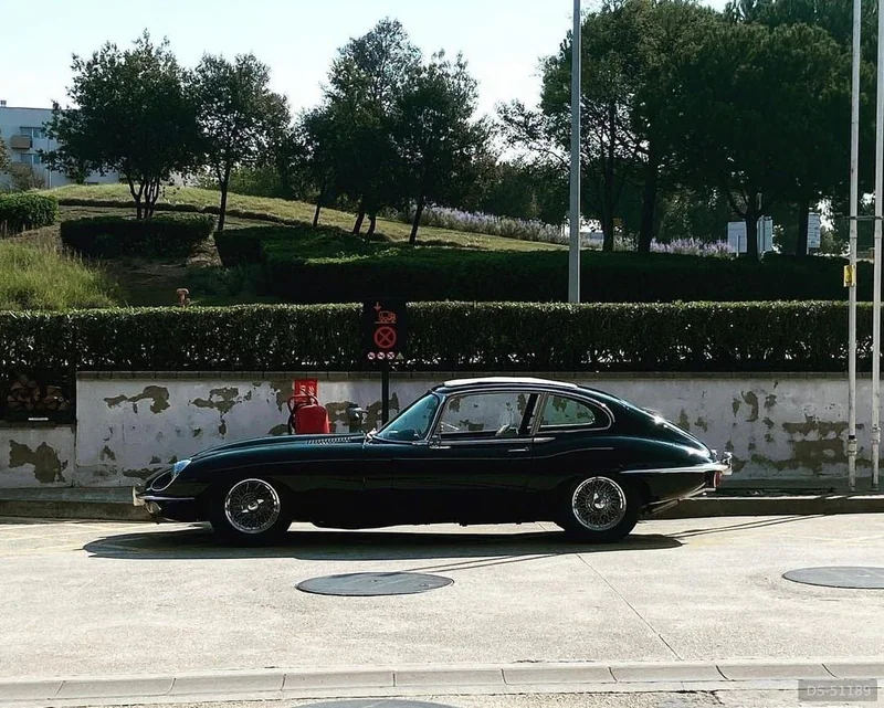 1967 Jaguar E Type in Barcelona 6