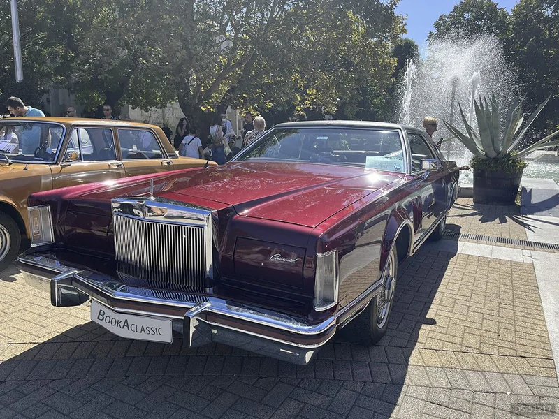 1977 Lincoln Continental in Sofia 3