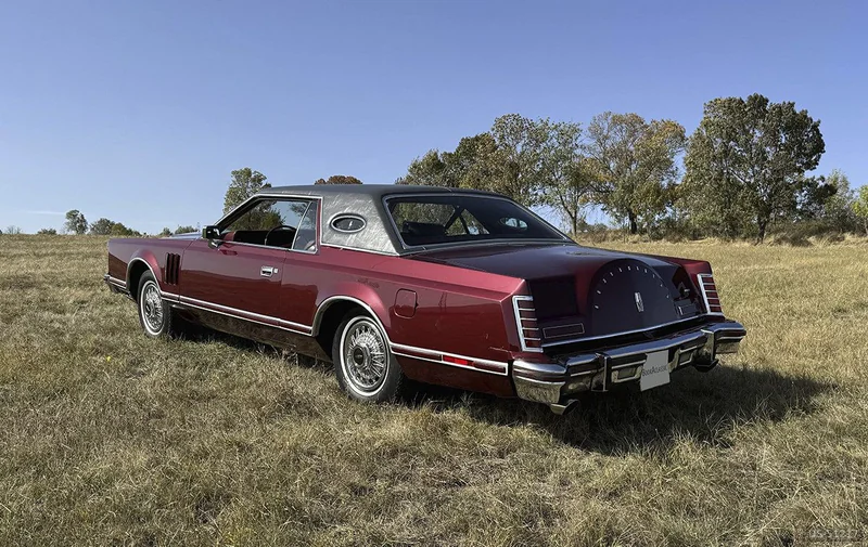 1977 Lincoln Continental in Sofia 6