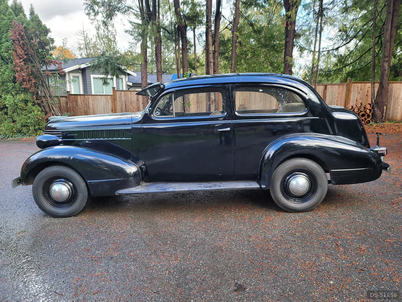 1938 Pontiac Sedan in Langley 3