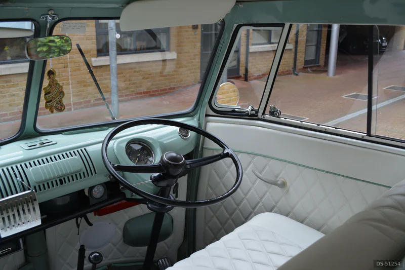 1961 Volkswagen Splitscreen Camper Van in London 6