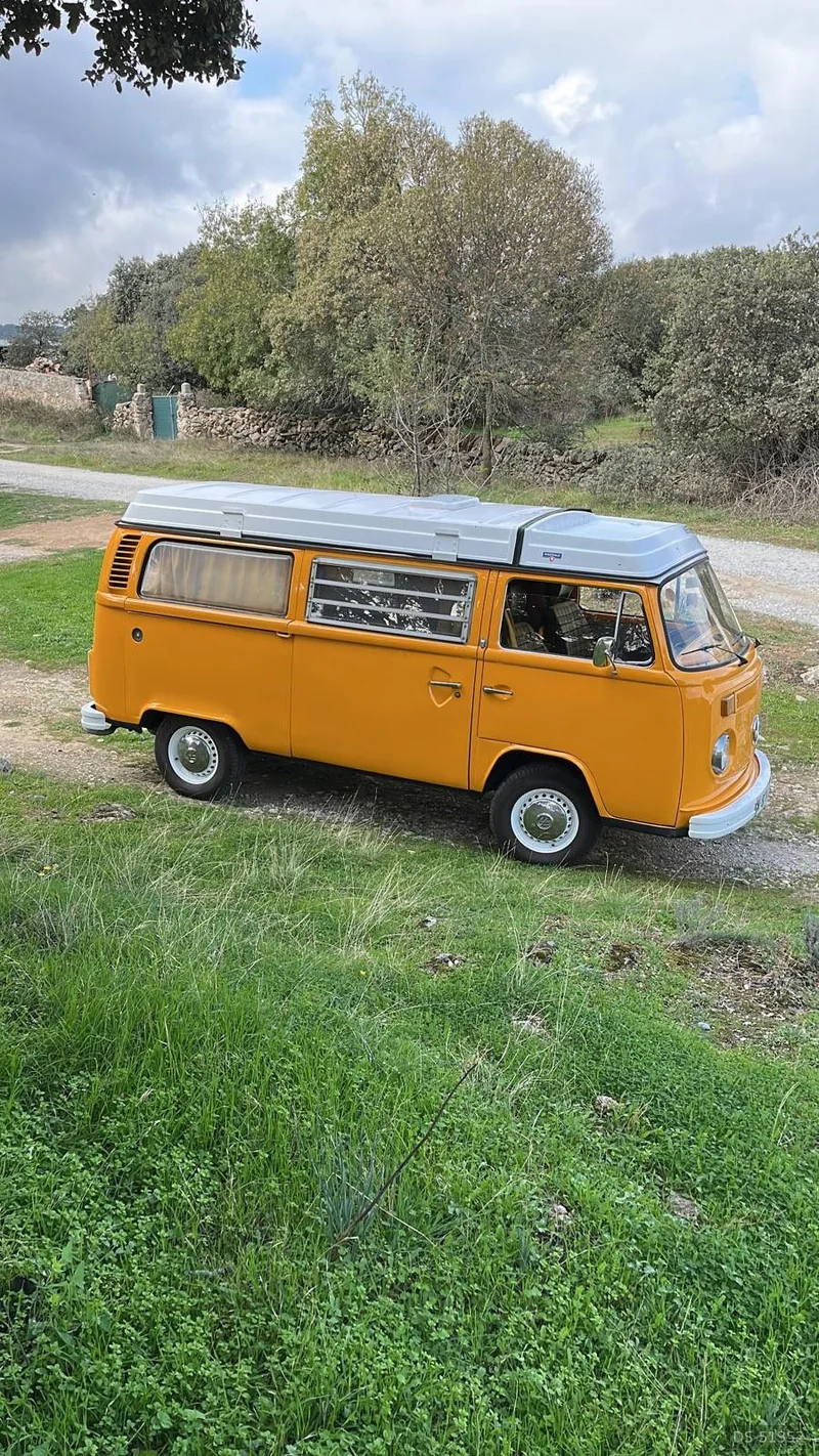 1977 Volkswagen T2 B Westfalia in Madrid 3