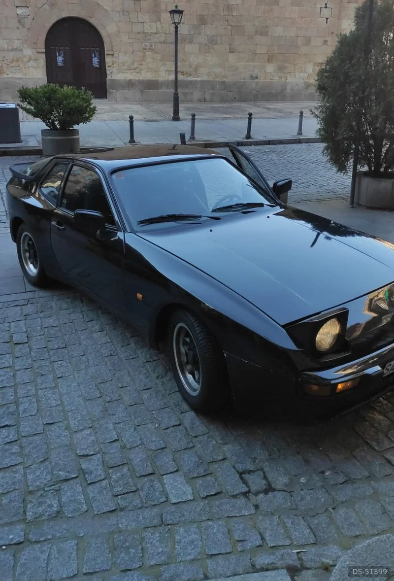 1984 Porsche 944 in Donostia 4