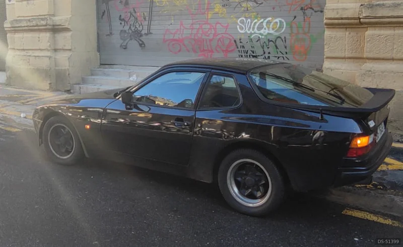 1984 Porsche 944 in Donostia 3
