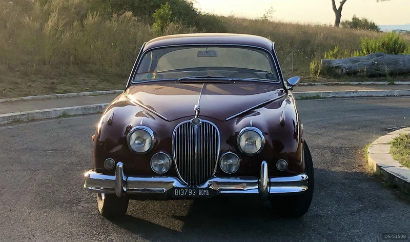 1967 Jaguar Mk2 in Roma 2