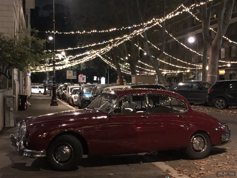 1967 Jaguar Mk2 in Roma 3