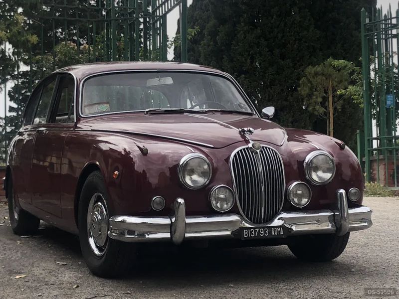 1967 Jaguar Mk2 in Roma 4