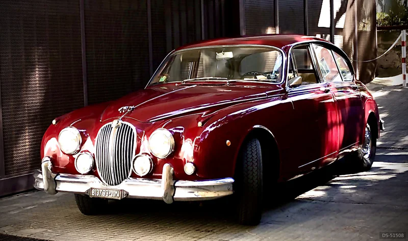 1967 Jaguar Mk2 in Roma