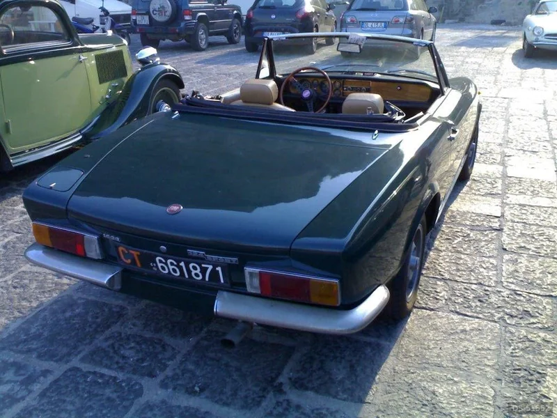 1974 Fiat 124 Spider in Bronte 3