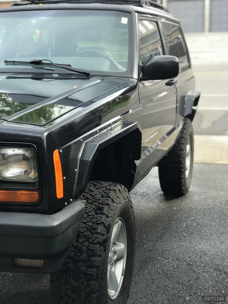 2000 Jeep Cherokee in Woodbridge 2