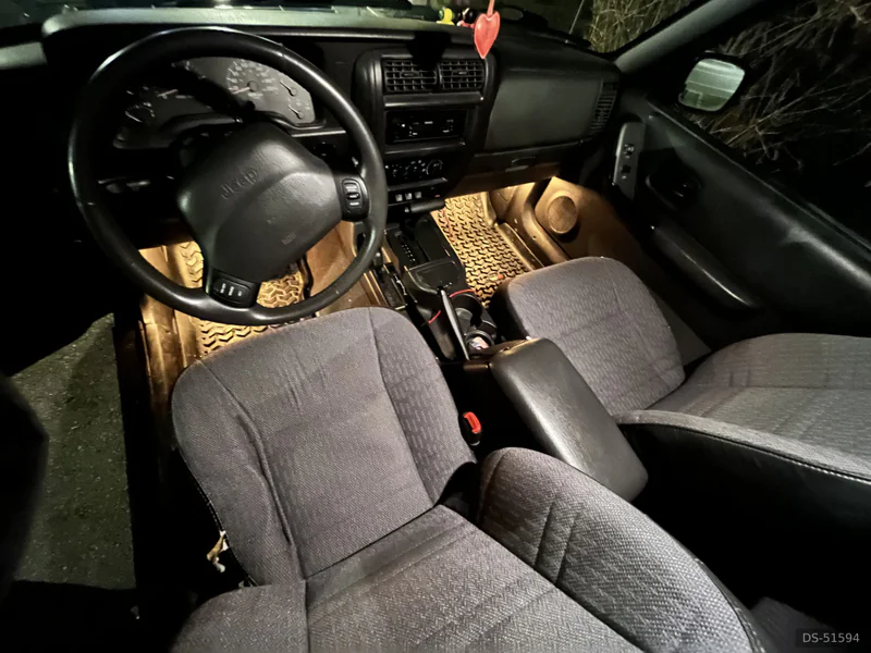 2000 Jeep Cherokee in Woodbridge 7