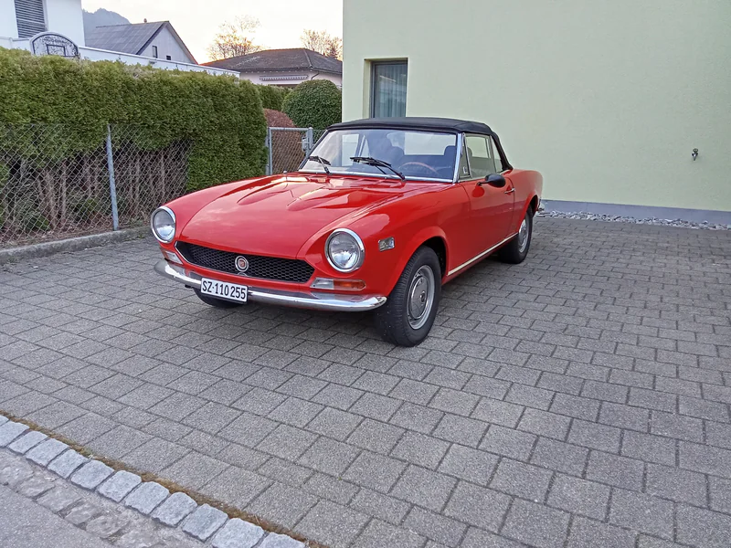1970 Fiat 124 Sport Spider 1600 in Reichenburg 11