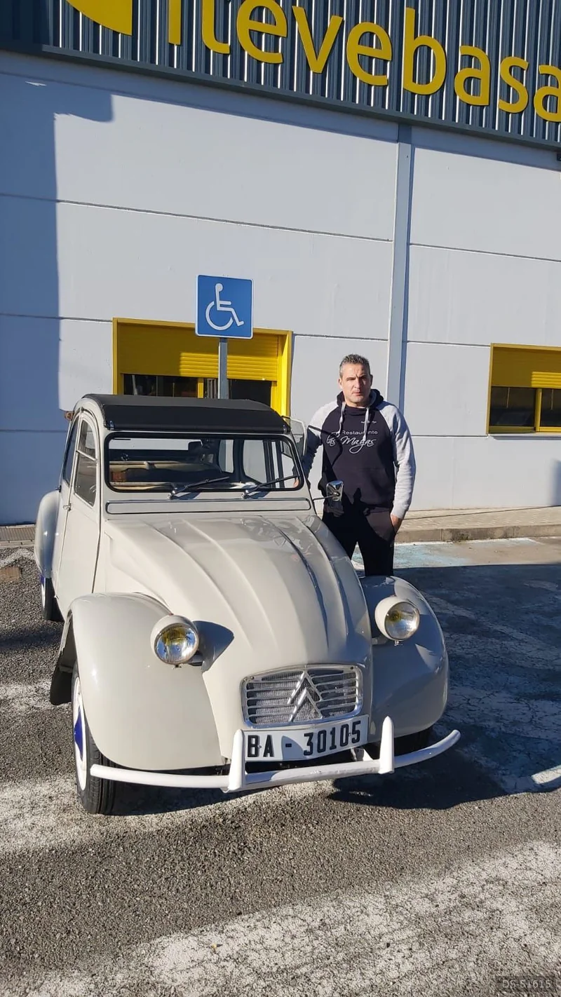 1966 Citroen 2cv in Barcarrota 2