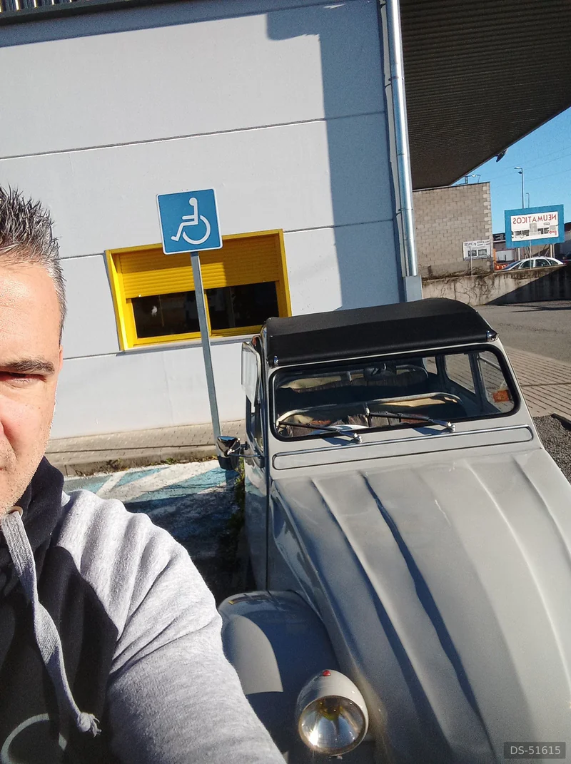 1966 Citroen 2cv in Barcarrota 4