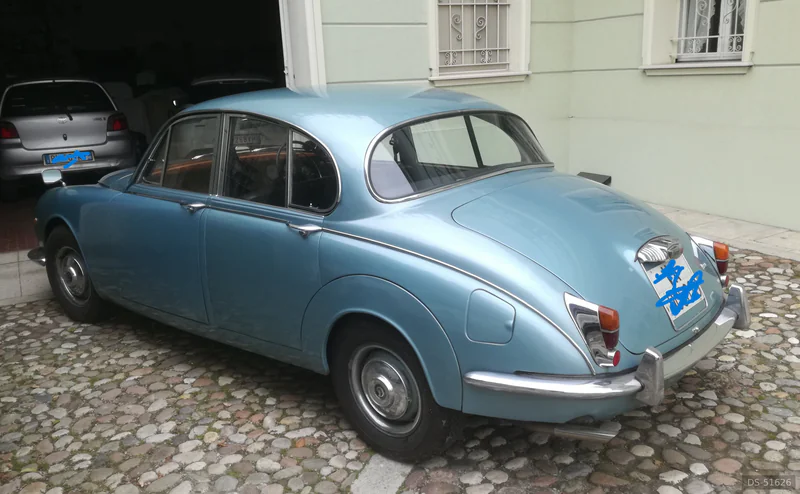 1968 Daimler 2.5 V8 in Carpi 2