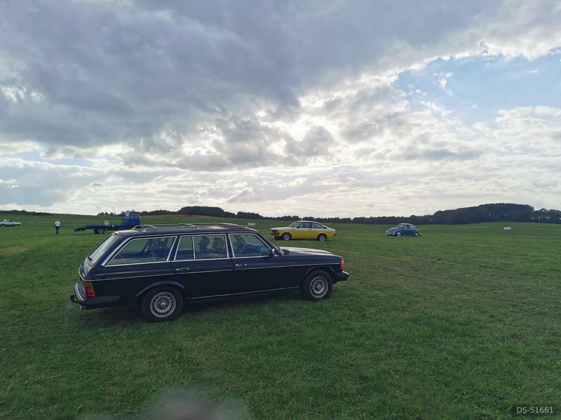 1984 Mercedes-Benz W123 T in Herk-de-stad 3