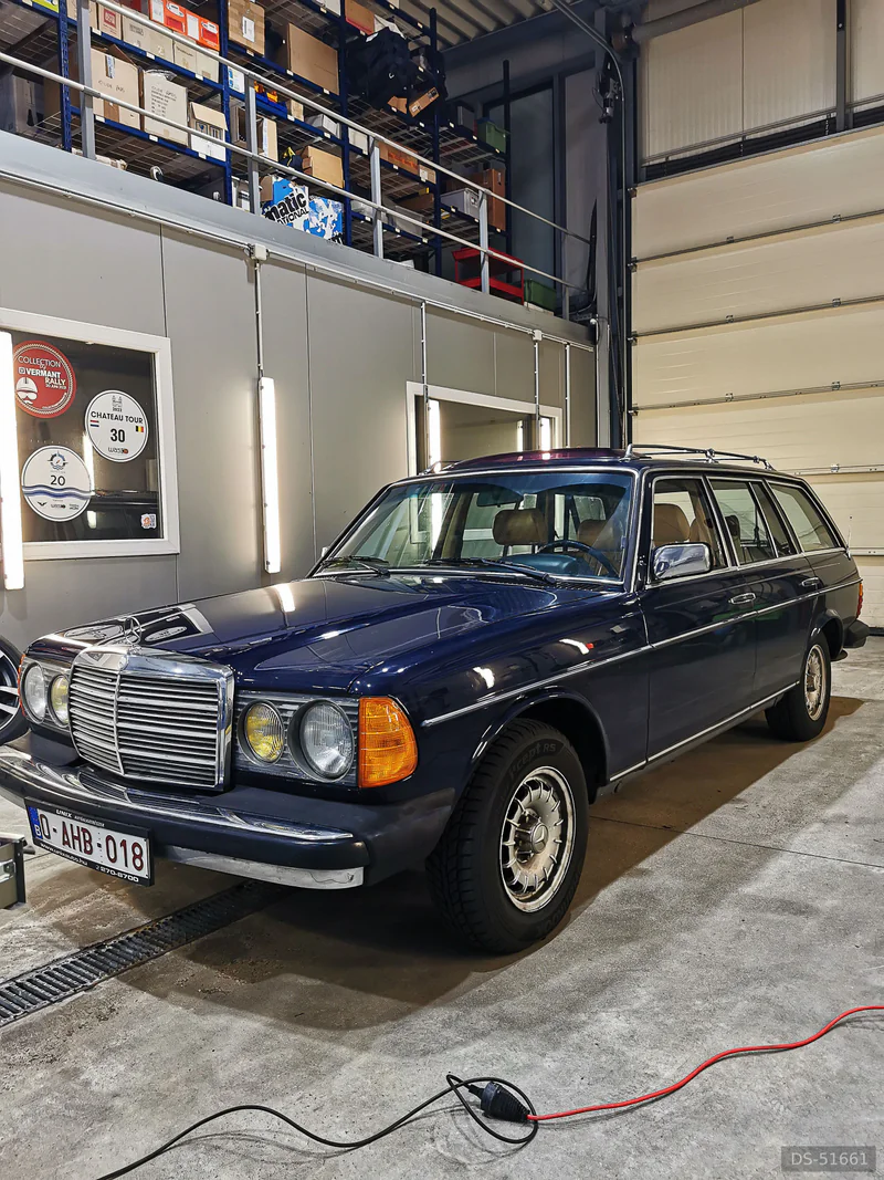 1984 Mercedes-Benz W123 T in Herk-de-stad 5