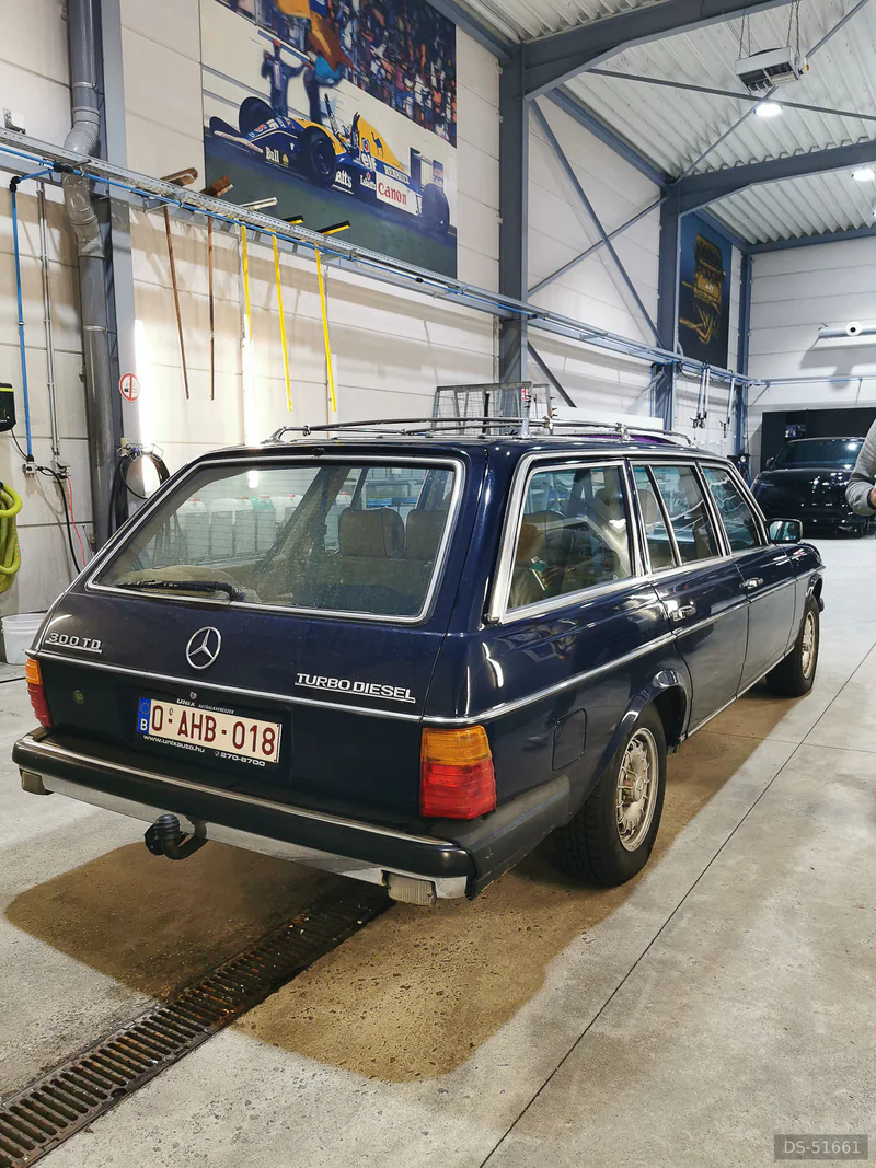 1984 Mercedes-Benz W123 T in Herk-de-stad 8