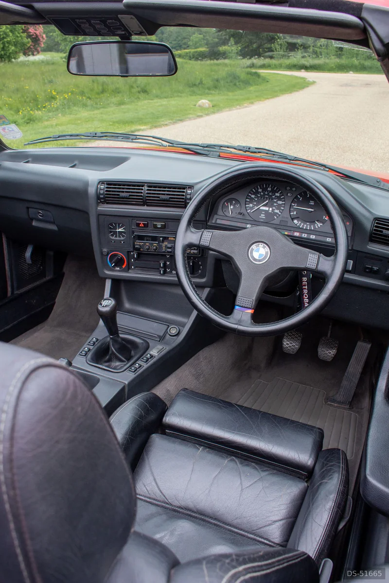 1989 BMW E30 320i in Knebworth 5