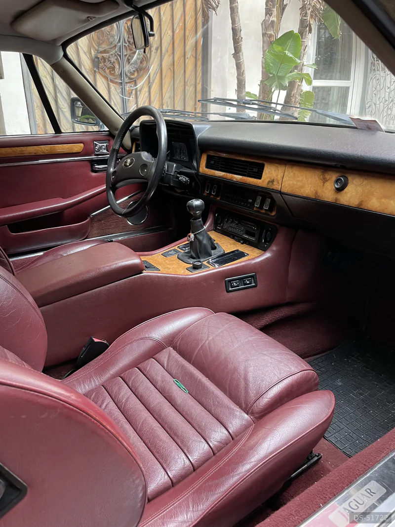 1988 Jaguar Xj-s in San Sebastiano Al Vesuvio 8