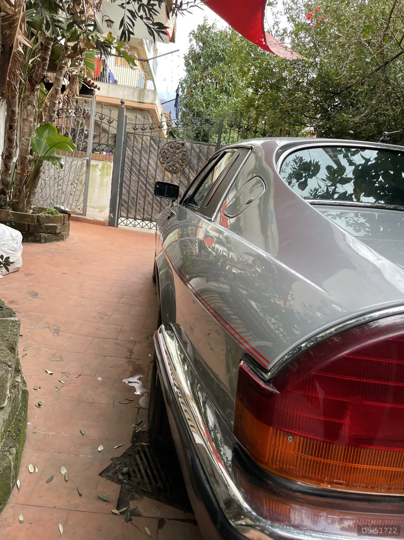 1988 Jaguar Xj-s in San Sebastiano Al Vesuvio 9