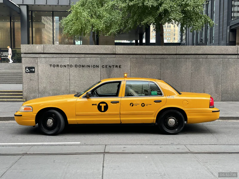 2011 Ford Crown Victoria Taxi Fleet Package LWB in Toronto 4