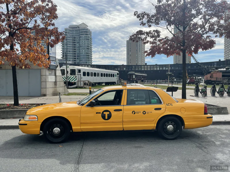 2011 Ford Crown Victoria Taxi Fleet Package LWB in Toronto 6