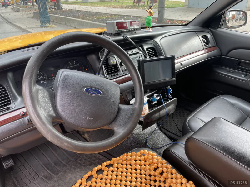 2011 Ford Crown Victoria Taxi Fleet Package LWB in Toronto 8