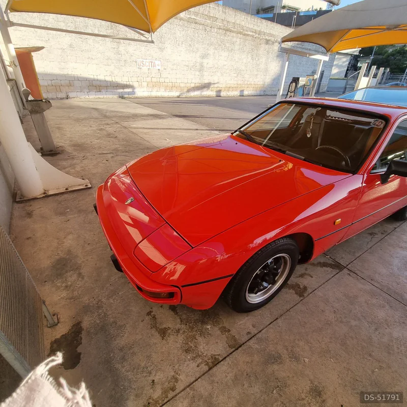 1982 Porsche 924 in Cerignola 4