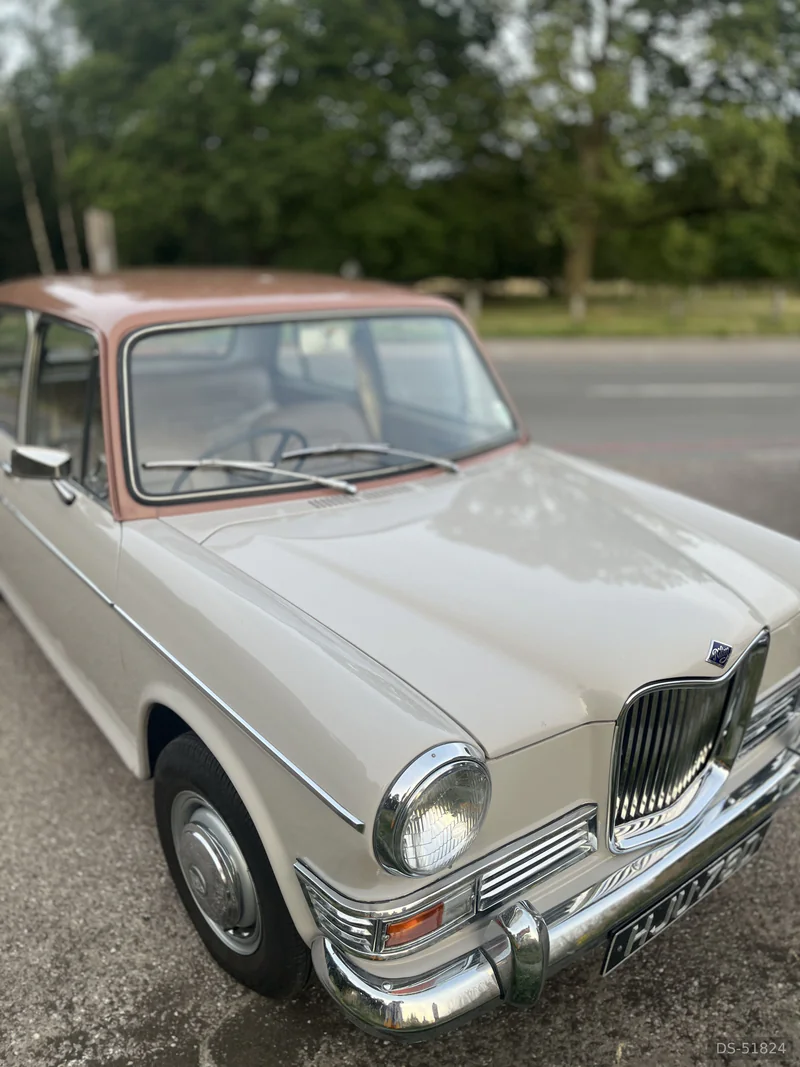 1966 Riley 1100 Kestrel in London 7