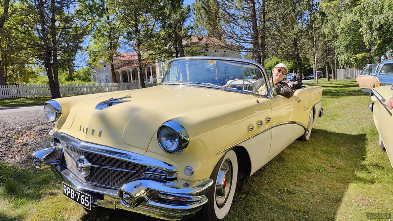 1956 Buick Special Convertible in Veikkola 2
