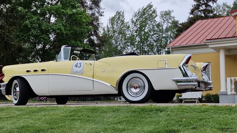 1956 Buick Special Convertible in Veikkola 7