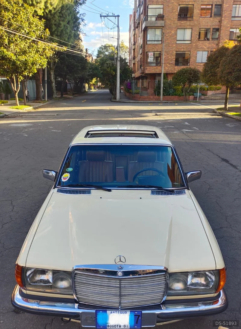 1981 Mercedes-Benz 280 E in Bogotá 3