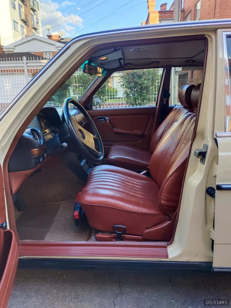 1981 Mercedes-Benz 280 E in Bogotá 5