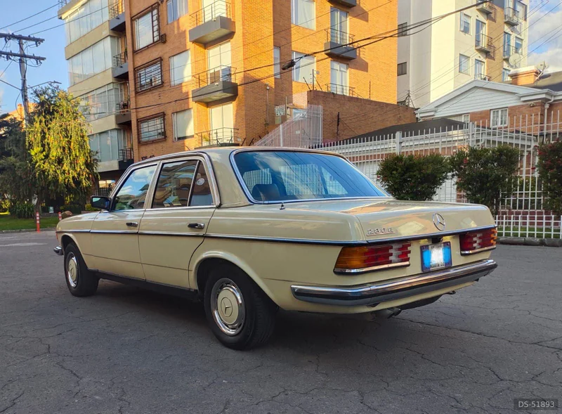 1981 Mercedes-Benz 280 E in Bogotá 6