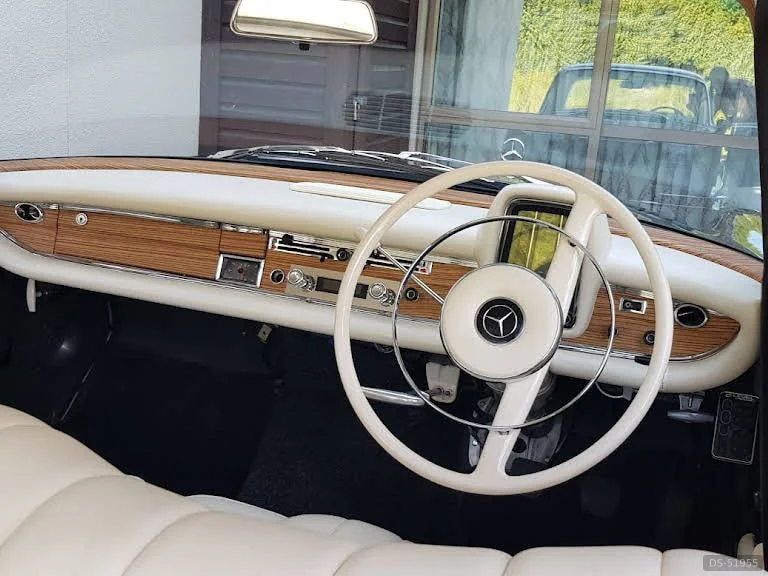 1962 Mercedes-Benz 220s in Auckland 7