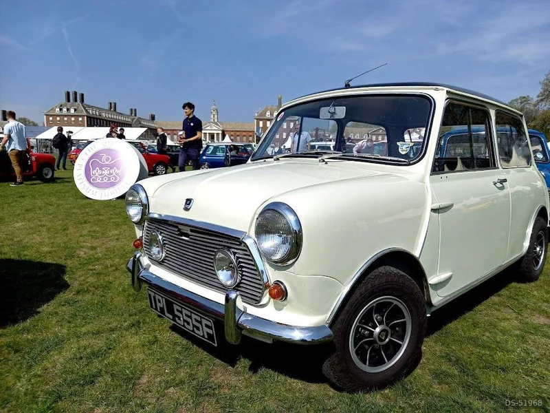 1968 Mini Morris in Bagshot 3