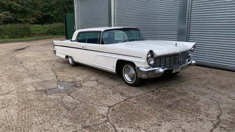 1960 Lincoln Premier in Ilford 2