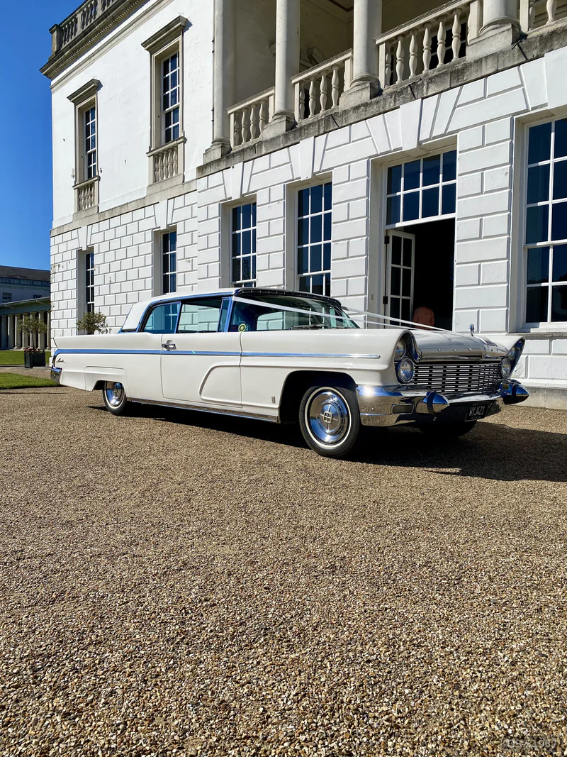 1960 Lincoln Premier in Ilford 5