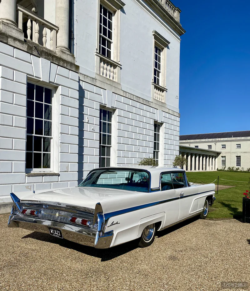 1960 Lincoln Premier in Ilford 6