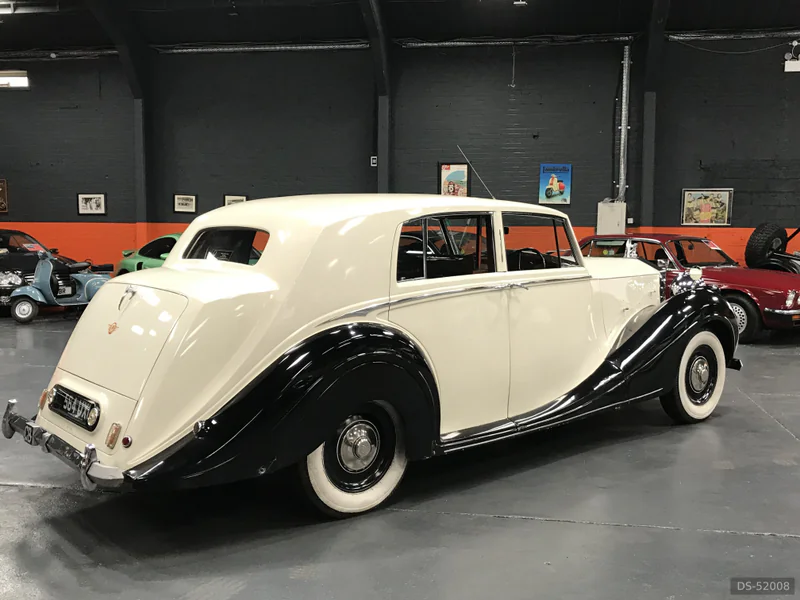 1949 Rolls-Royce Silver Wraith in Glasgow 3