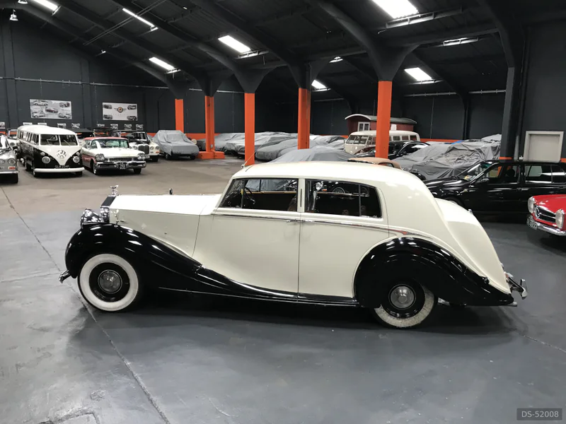 1949 Rolls-Royce Silver Wraith in Glasgow 9