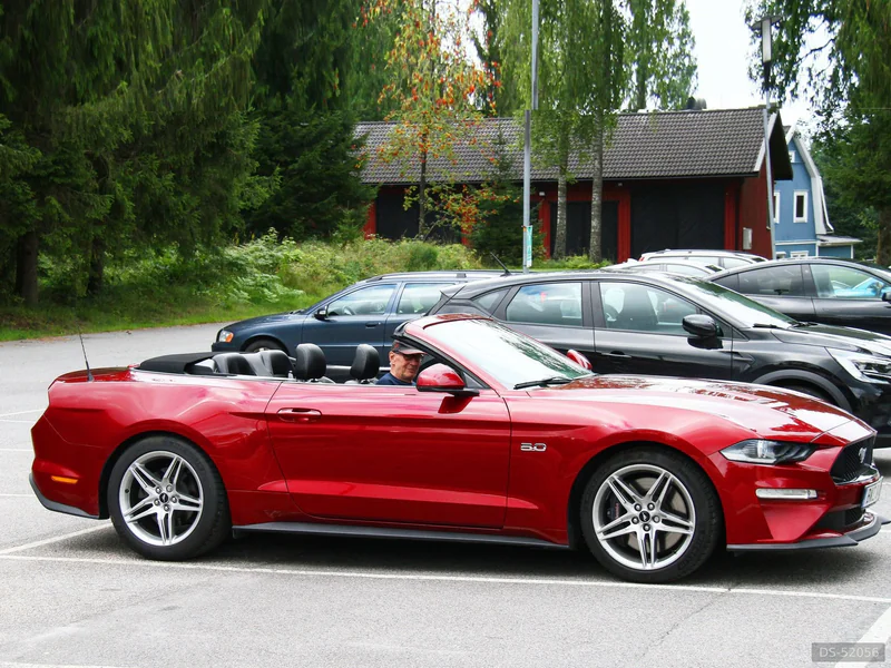 2018 Ford Mustang Cab in Lindome 2