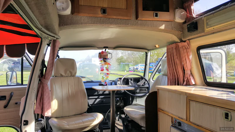 1988 Volkswagen T25 in London 7