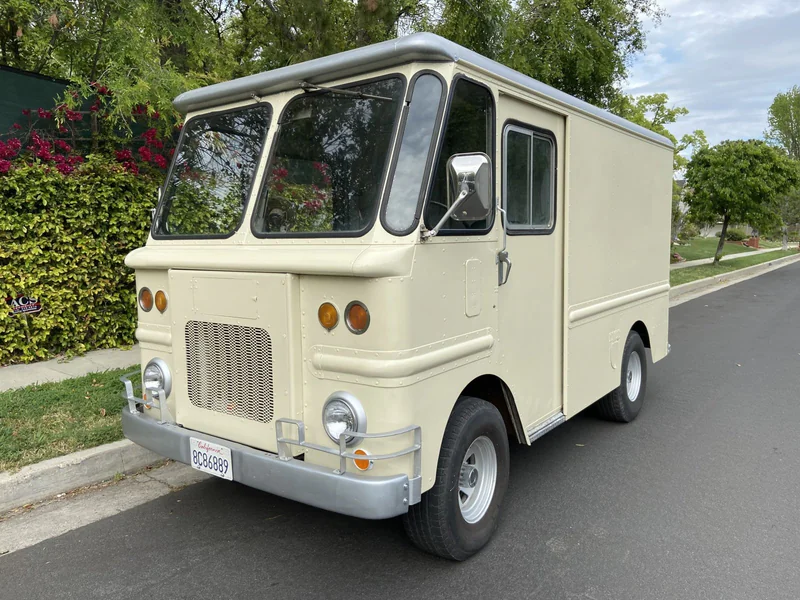 1968 Ford Grumman Van in Los Angeles 4