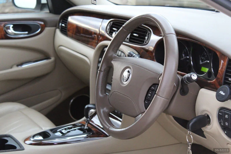 2019 Jaguar XJ in London 4