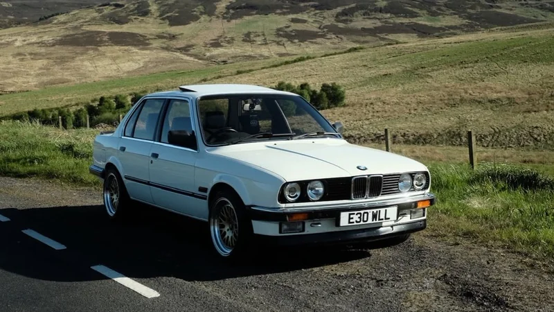 1987 BMW E30 in Newcastle upon Tyne 4
