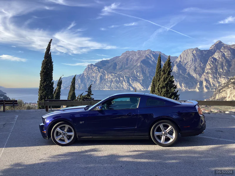 2010 Ford Mustang Gt in Calliano 3